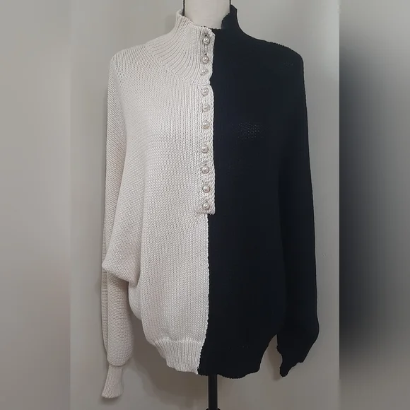 *FINAL SALE* NWOT POL Dolman Sleeve Turtle Neck Sweater W/ Pearl Button Detail - Picture 6 of 14